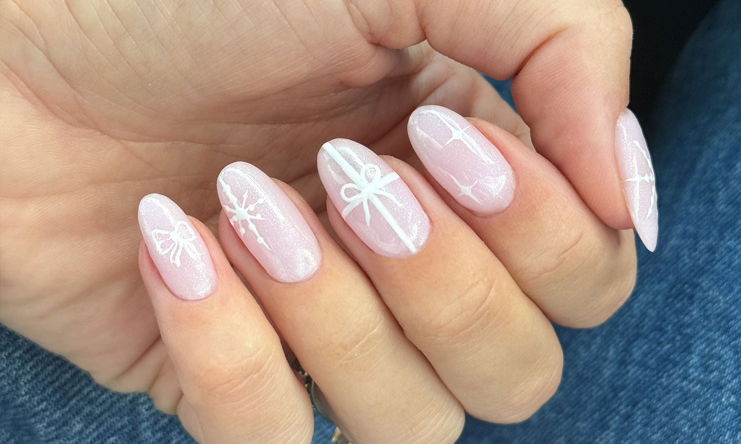 15 Christmas Gel Nail Ideas to Try at Home