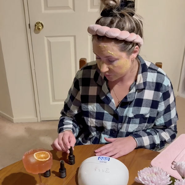 Painting nails at home - Gelous customer video from Instagram